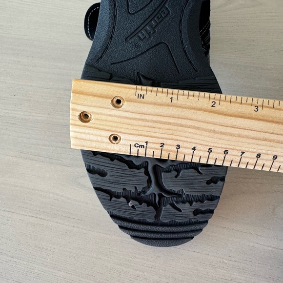 Earth Artistic Onyx Black Leather Ankle Boots / Size 9 - Picture 4 of 14